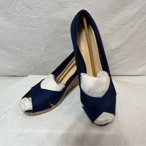 Liz Claiborne women’s size 9 Wedge sandals in navy.   #3